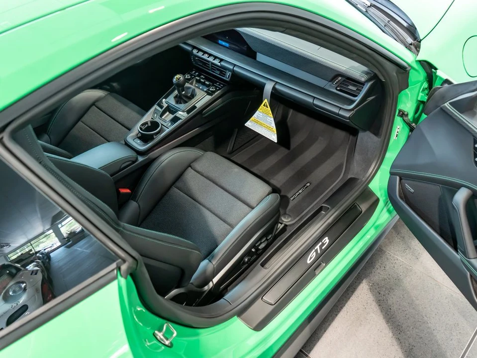 2026 Porsche 911 - Image 25 of 31