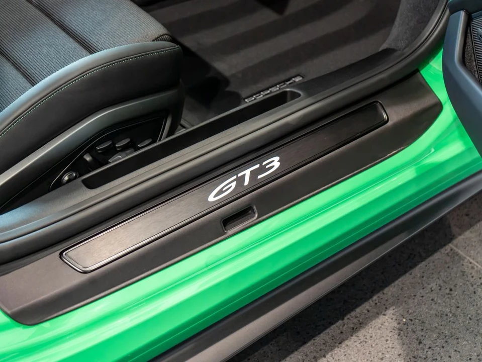 2026 Porsche 911 - Image 24 of 31