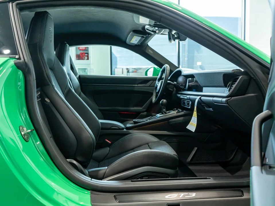 2026 Porsche 911 - Image 26 of 31