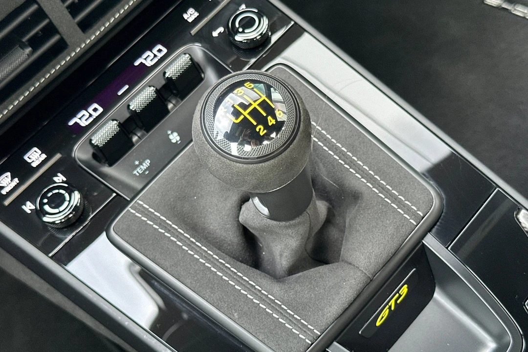 2026 Porsche 992 GT3 - Image 27 of 31