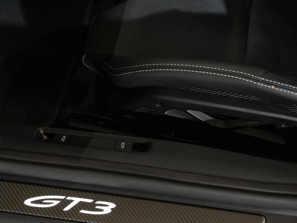 2026 Porsche 992 GT3 - Image 17 of 31