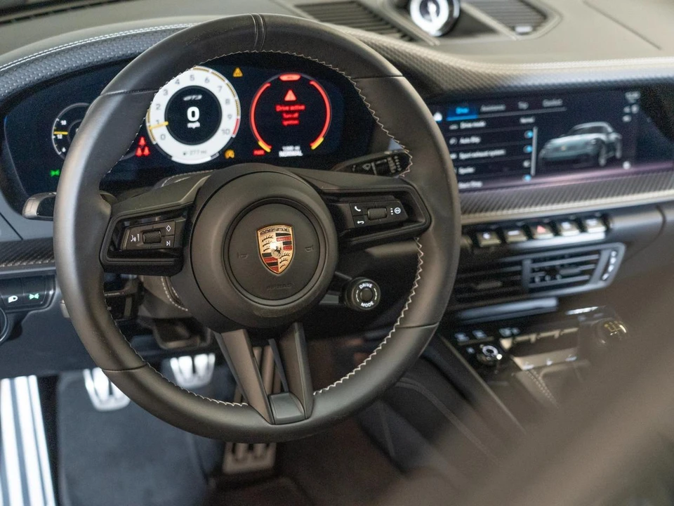 2026 Porsche 911 - Image 16 of 27