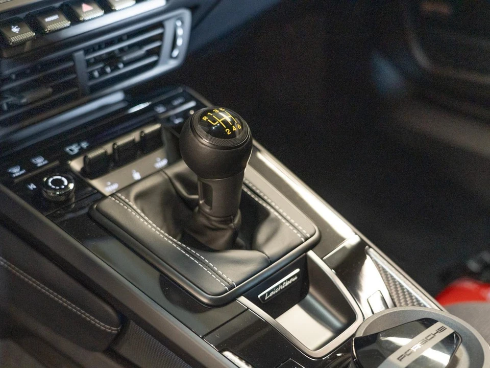 2026 Porsche 911 - Image 23 of 27