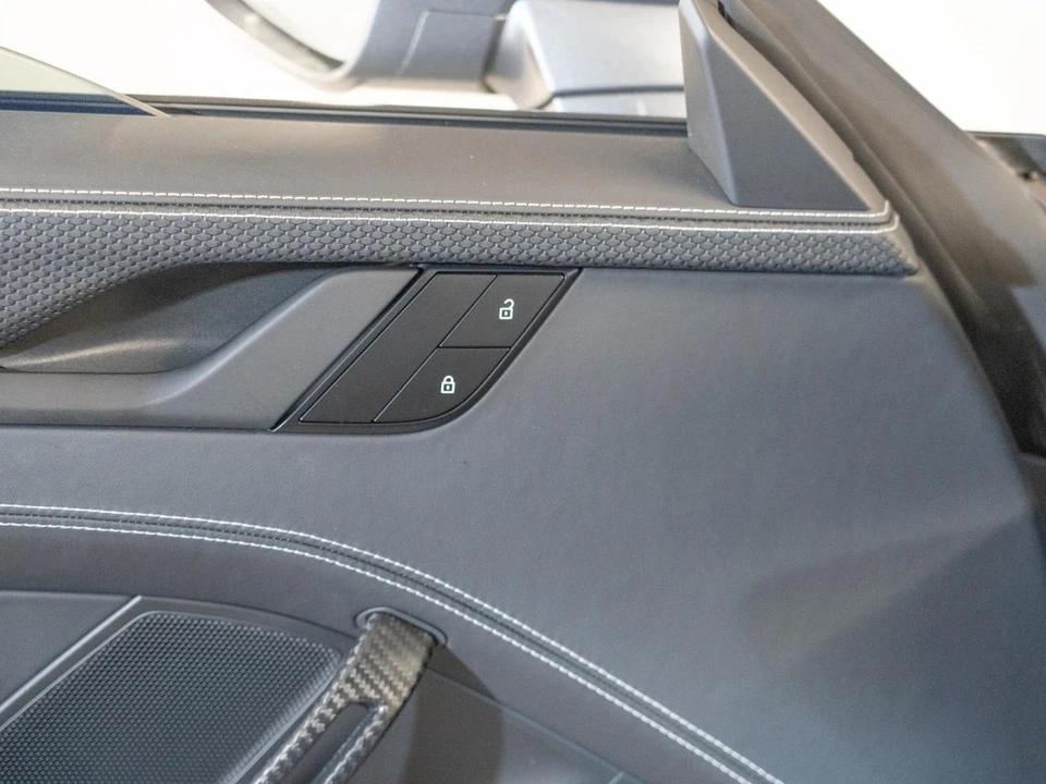 2026 Porsche 911 - Image 18 of 27
