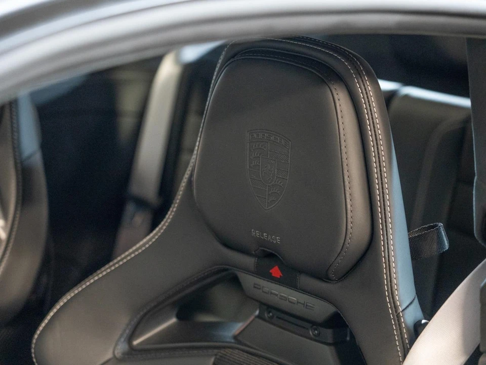 2026 Porsche 911 - Image 26 of 27