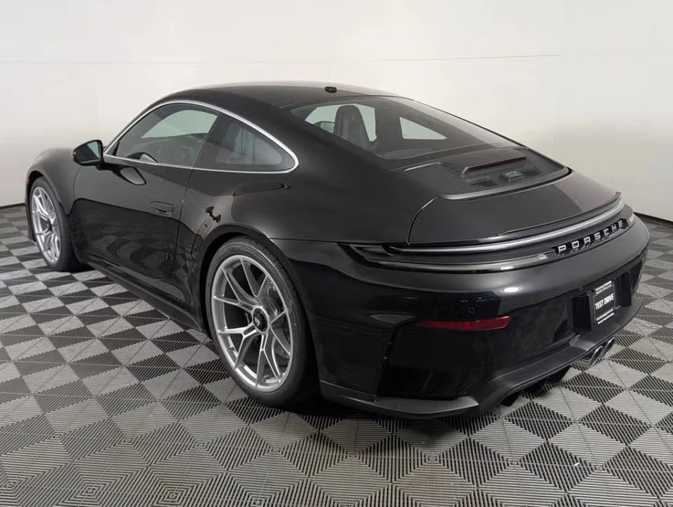 2026 Porsche 992 GT3 Touring - Image 19 of 31