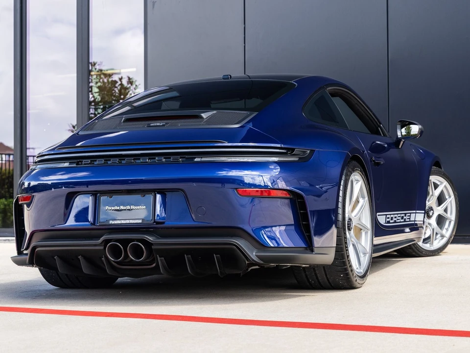 2026 Porsche 911 - Image 13 of 31