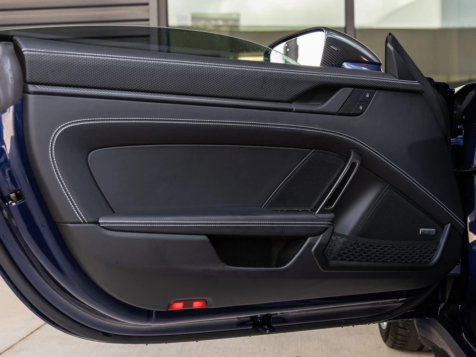2026 Porsche 911 - Image 28 of 31