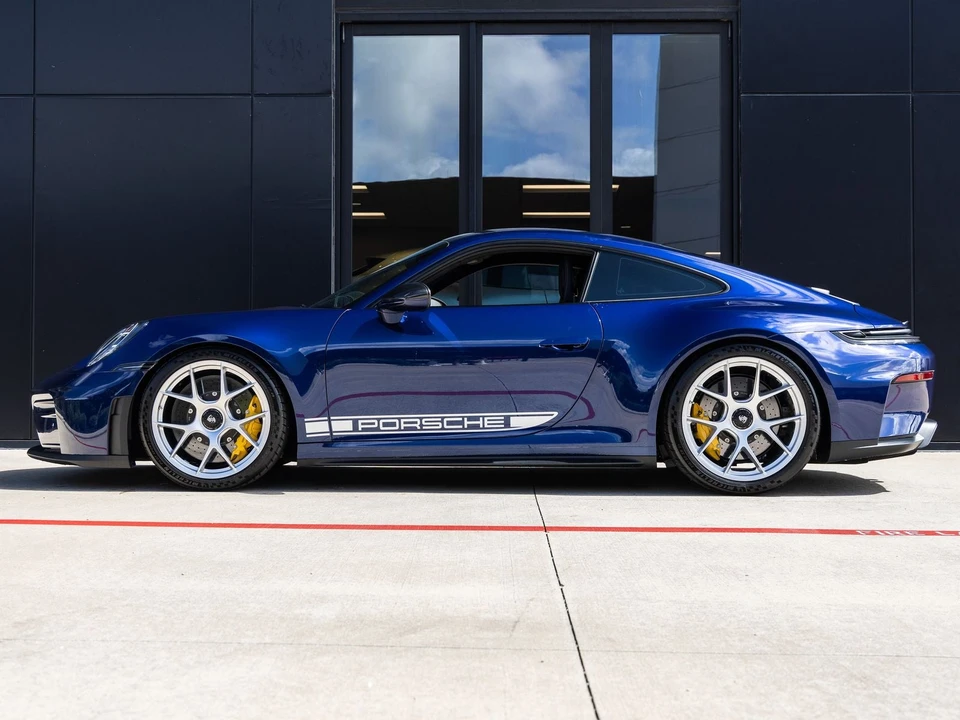 2026 Porsche 911 - Image 2 of 31