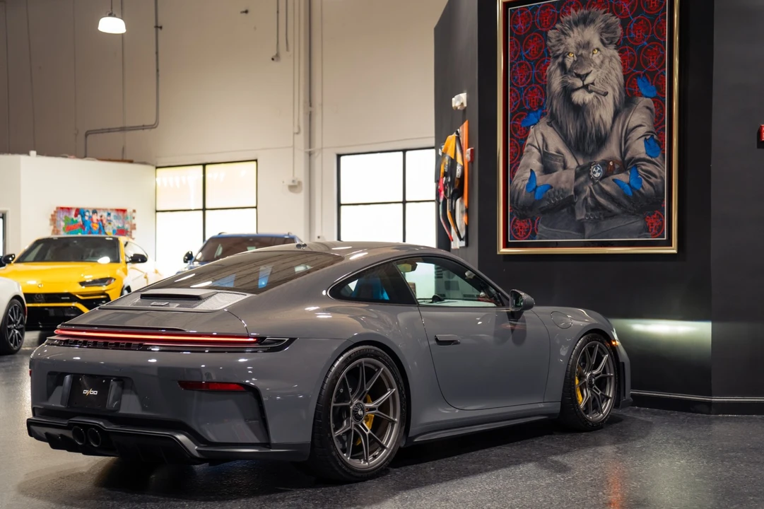 2026 Porsche 992 Carrera - Image 8 of 31