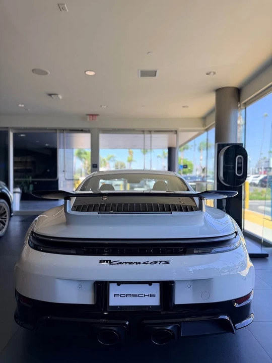 2026 Porsche 992 Carrera - Image 4 of 8