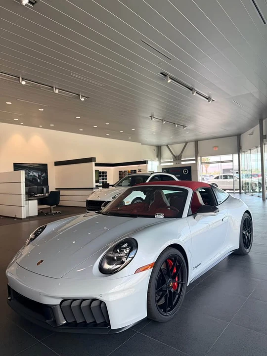 2026 Porsche 992 Carrera - Image 7 of 14