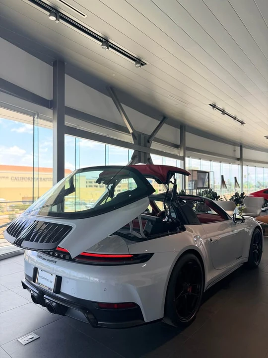 2026 Porsche 992 Carrera - Image 5 of 14