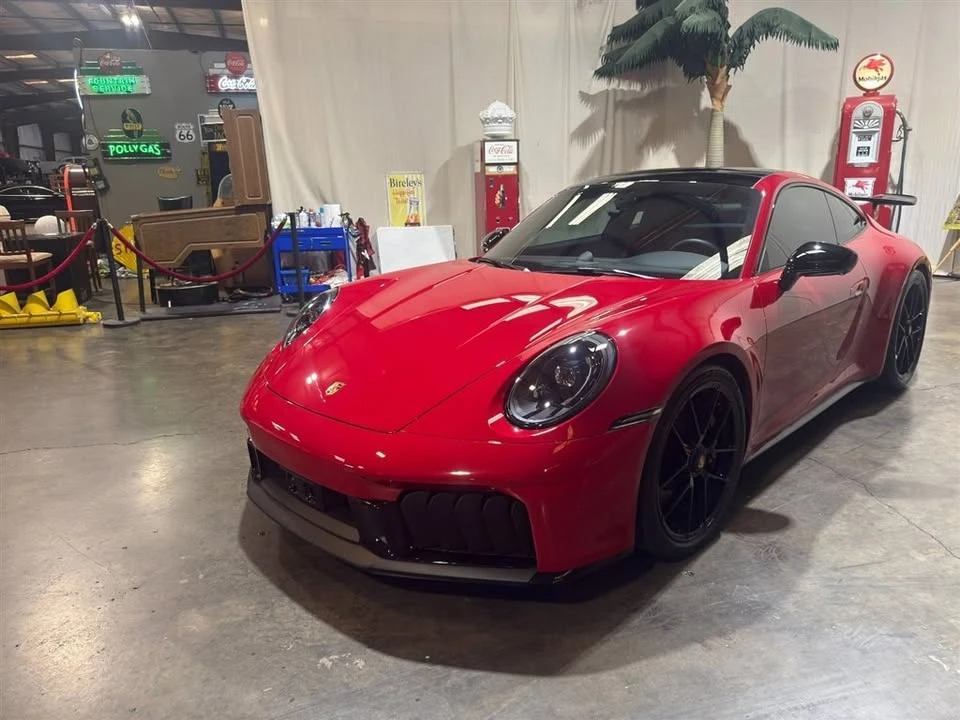 2026 Porsche 992 Carrera - Image 9 of 20