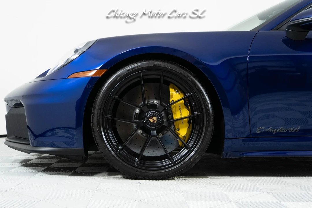 2026 Porsche 992 Carrera - Image 5 of 31