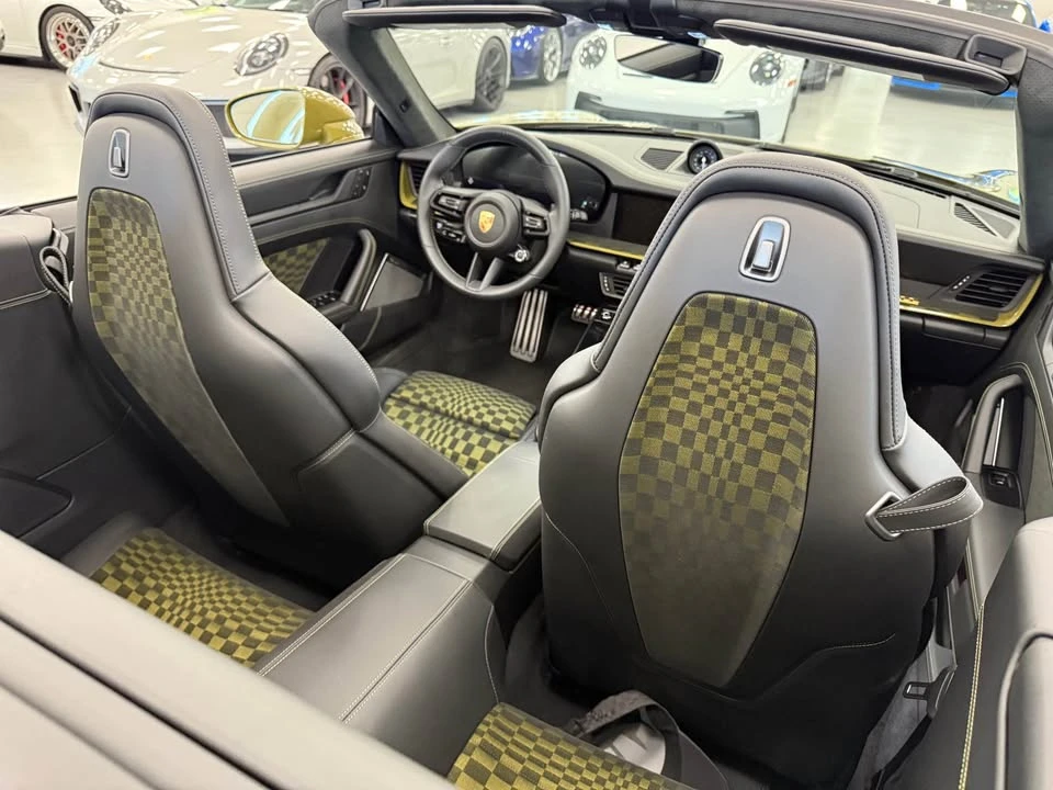 2026 Porsche 992 Carrera - Image 11 of 16