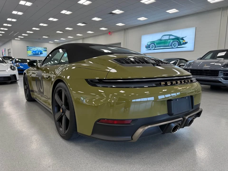 2026 Porsche 992 Carrera - Image 4 of 16