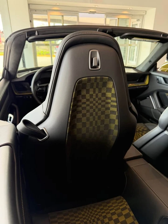 2026 Porsche 992 Carrera - Image 6 of 20