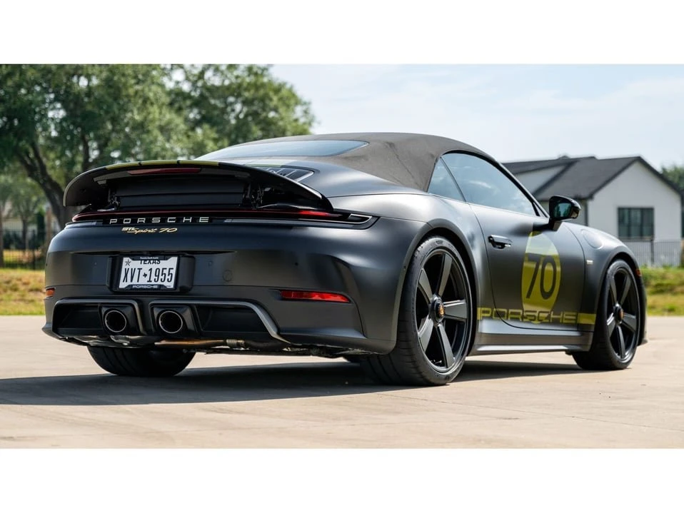 2026 Porsche 911 - Image 14 of 20