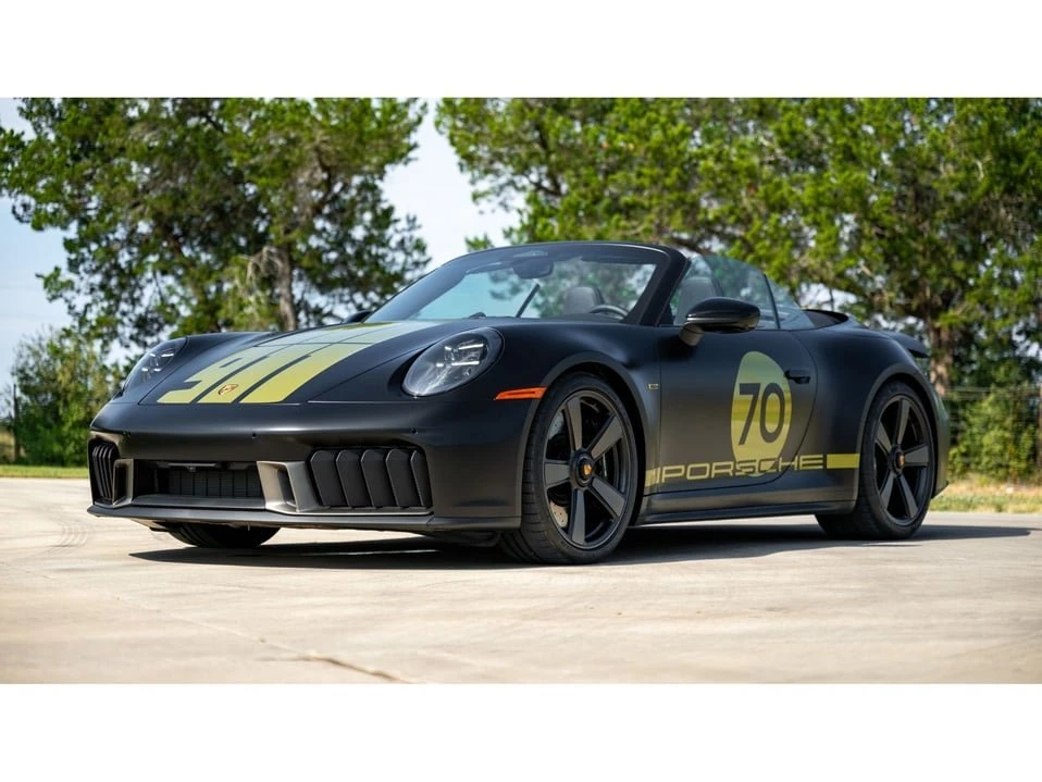 2026 Porsche 911 - Image 2 of 20