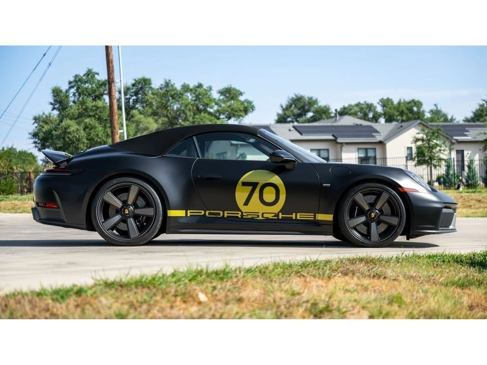 2026 Porsche 911 - Image 13 of 20