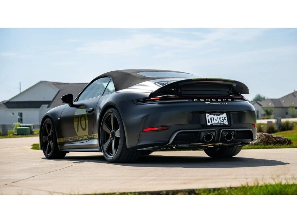 2026 Porsche 911 - Image 16 of 20