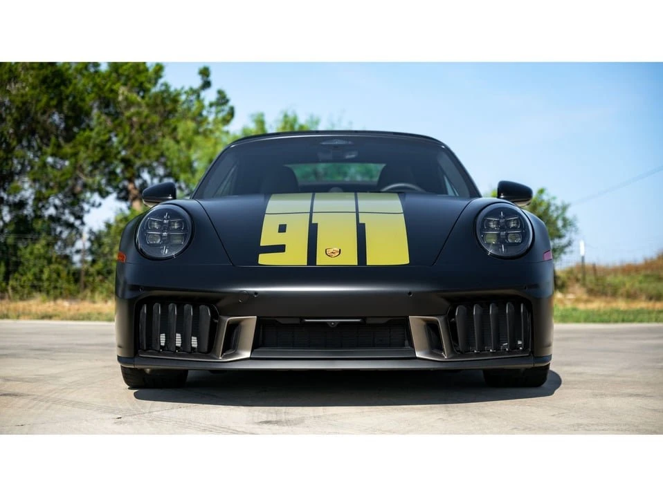 2026 Porsche 911 - Image 11 of 20