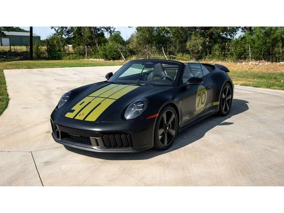 2026 Porsche 911 - Image 20 of 20
