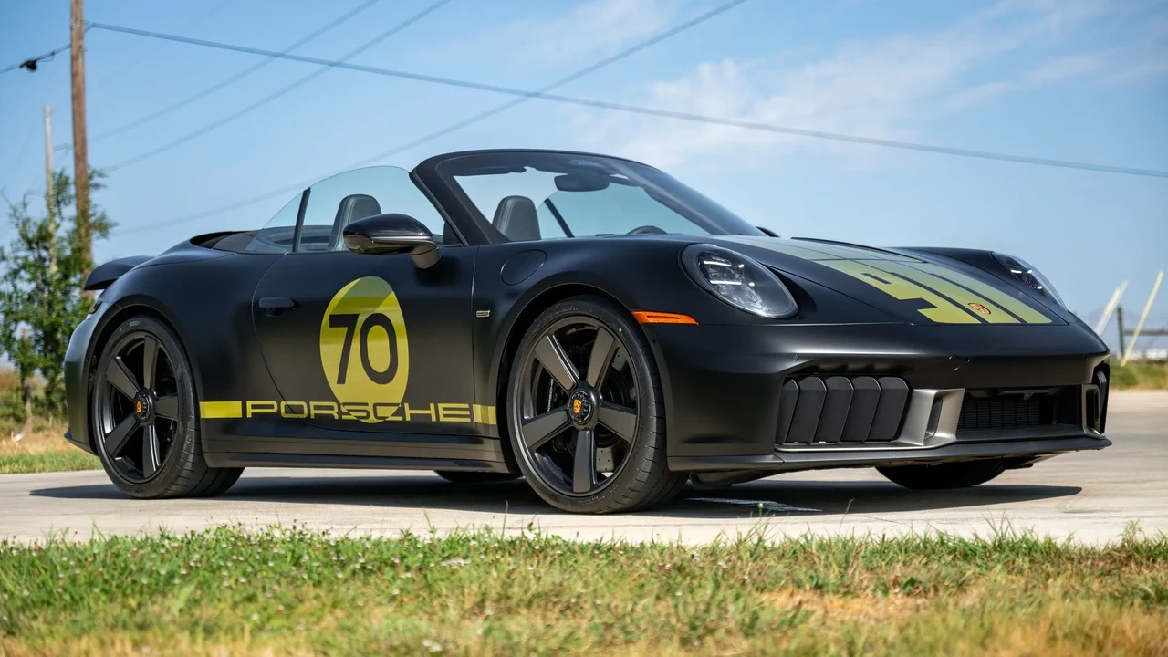 2026 Porsche 911 - Image 4 of 31