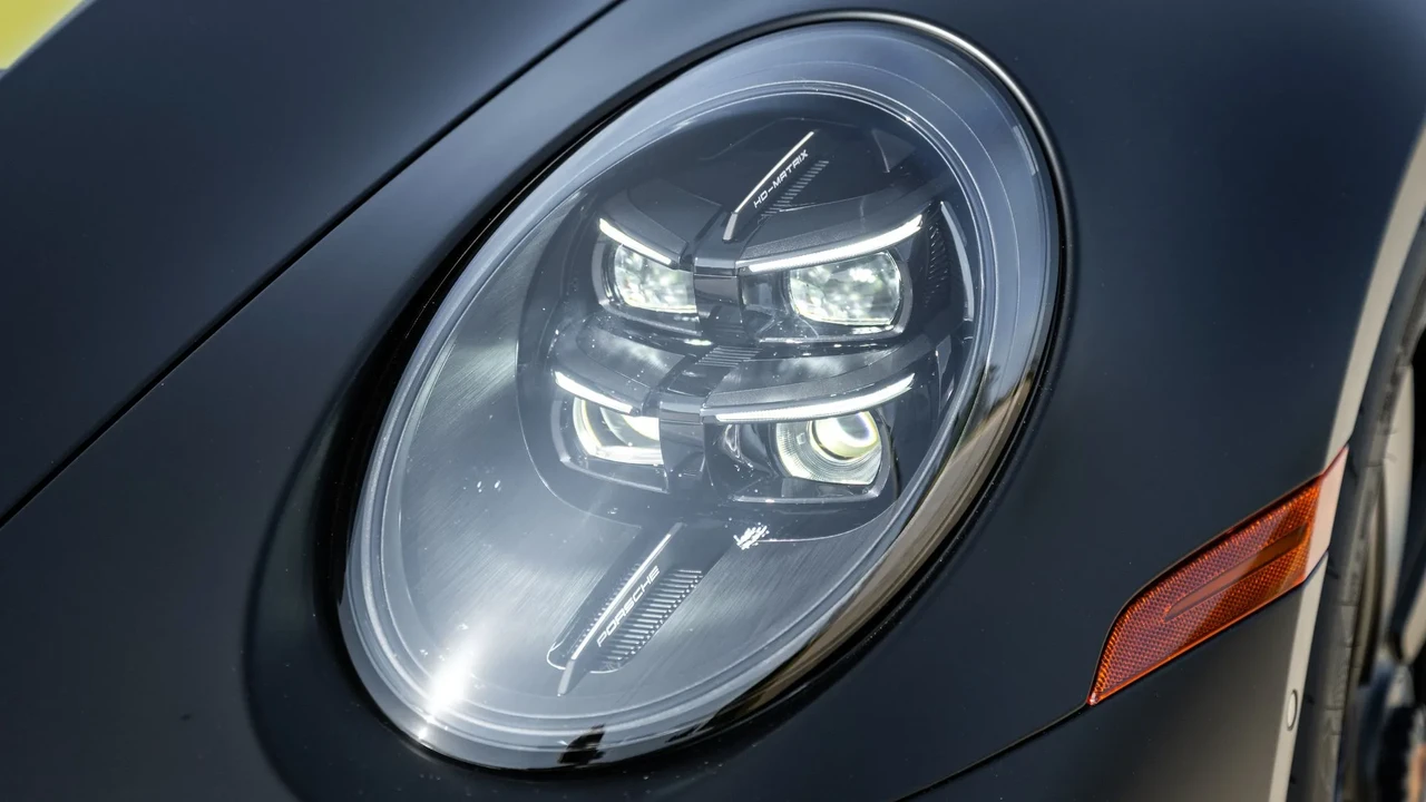 2026 Porsche 911 - Image 30 of 31