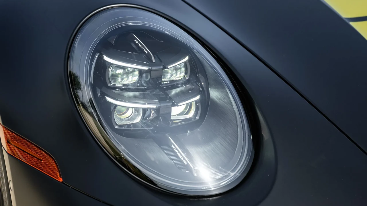 2026 Porsche 911 - Image 29 of 31