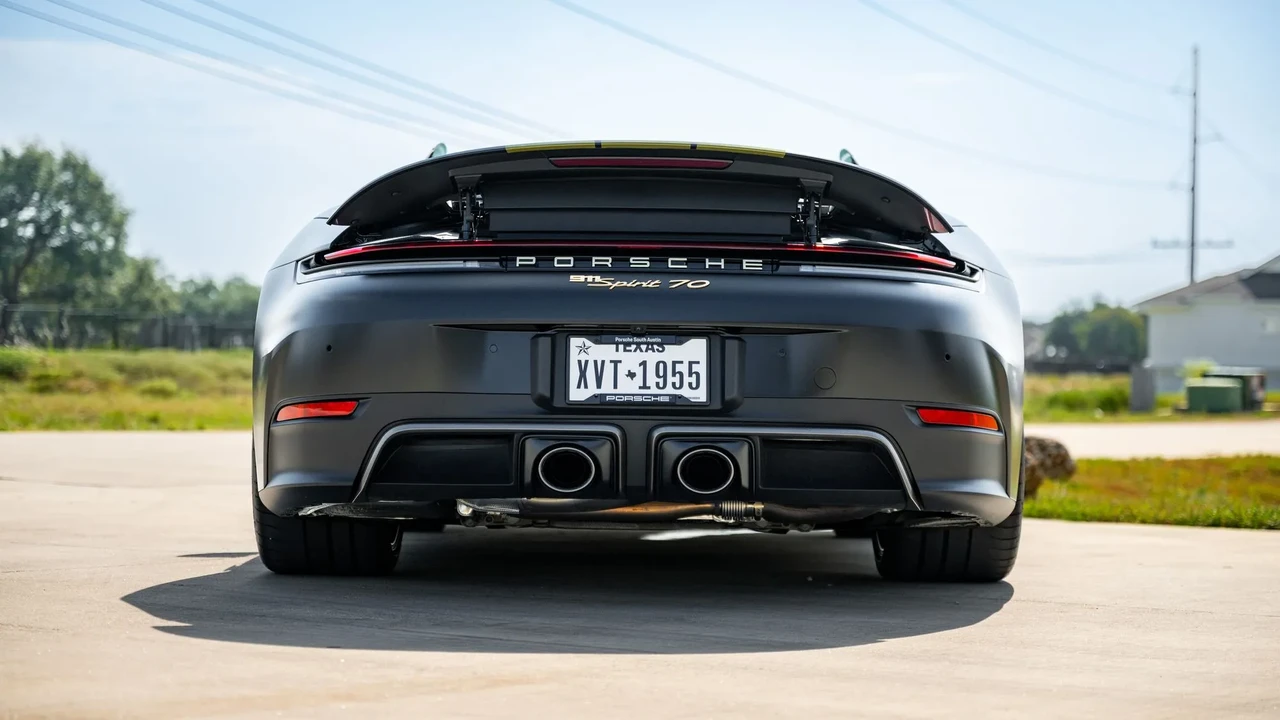 2026 Porsche 911 - Image 7 of 31