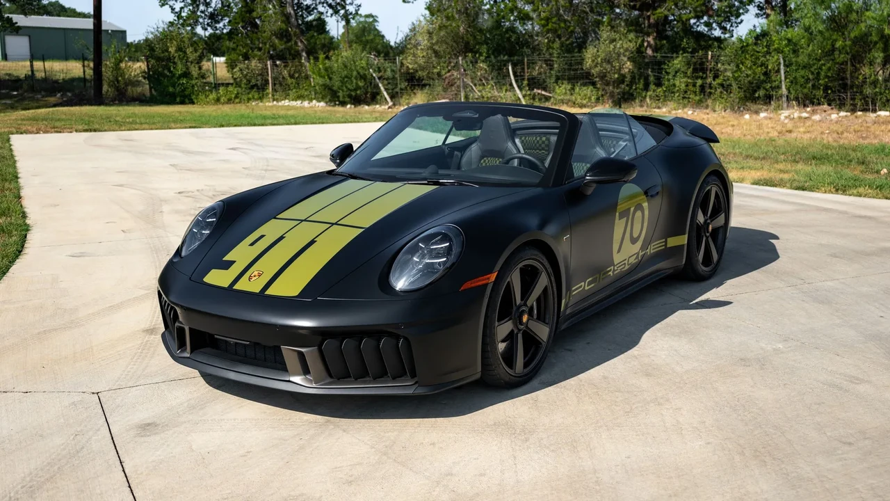 2026 Porsche 911 - Image 20 of 31