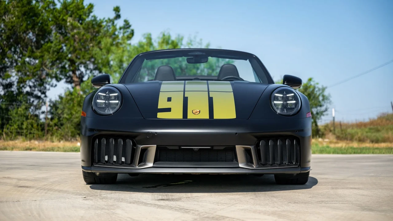 2026 Porsche 911 - Image 3 of 31