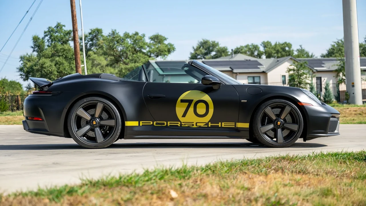 2026 Porsche 911 - Image 5 of 31