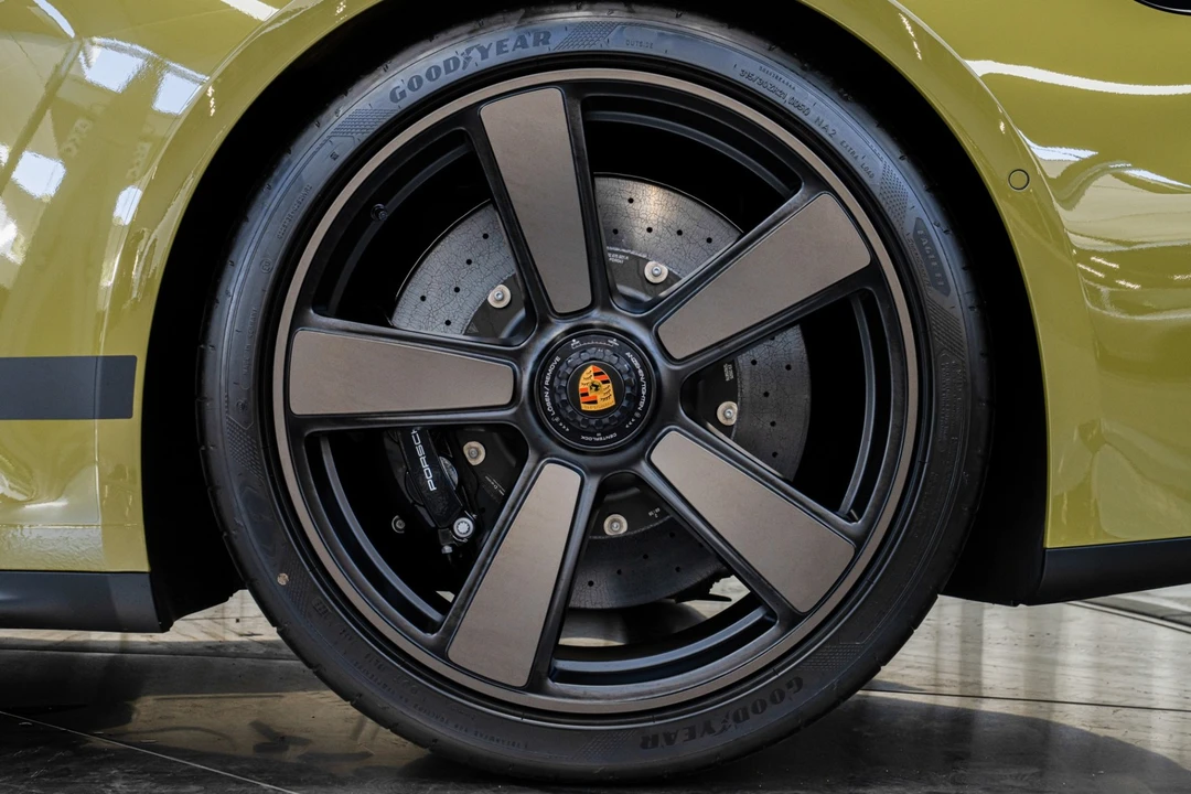 2026 Porsche 911 - Image 11 of 21