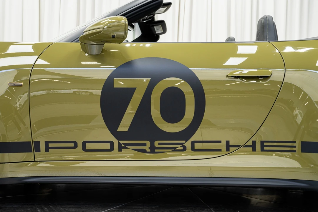 2026 Porsche 911 - Image 20 of 21