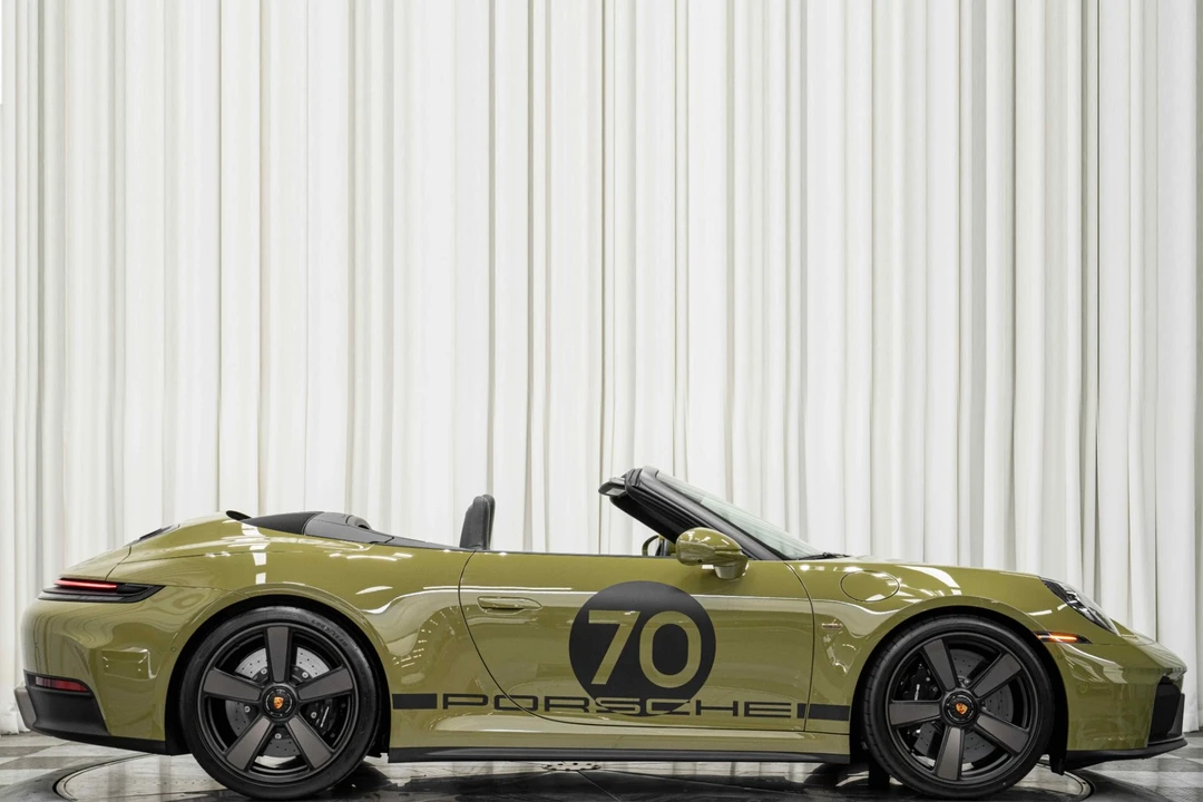 2026 Porsche 911 - Image 2 of 12