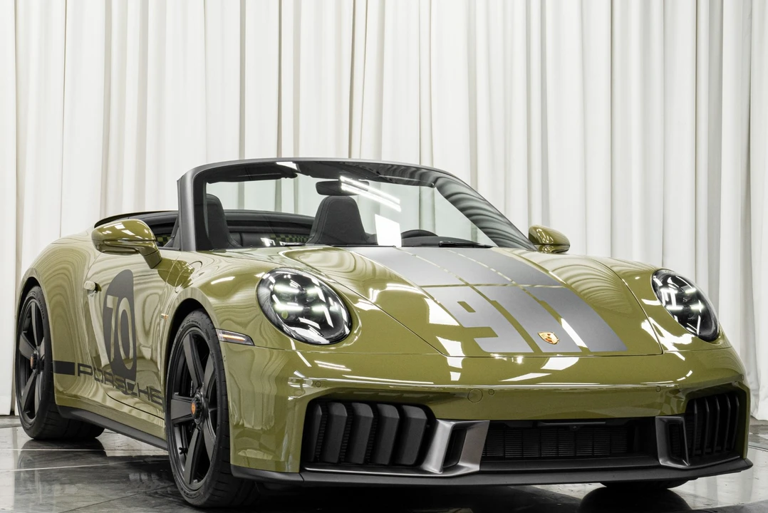 2026 Porsche 911 - Image 3 of 12