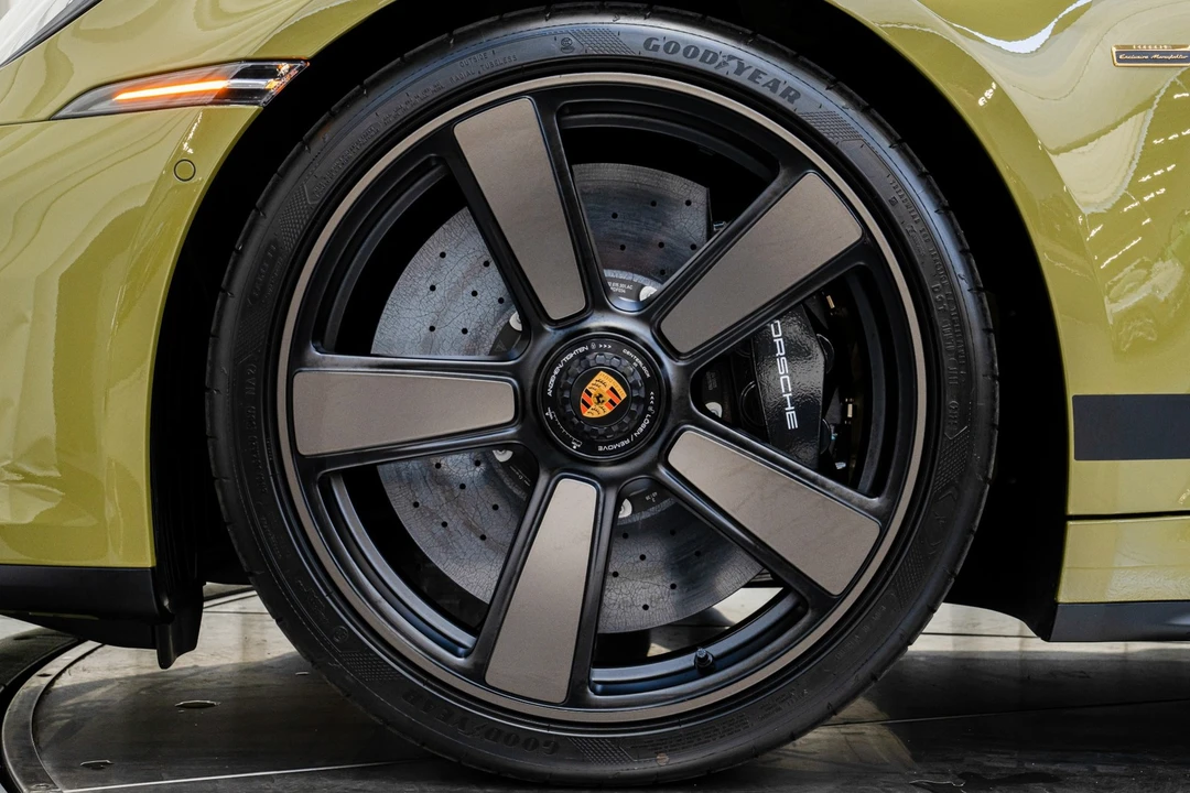 2026 Porsche 911 - Image 10 of 12