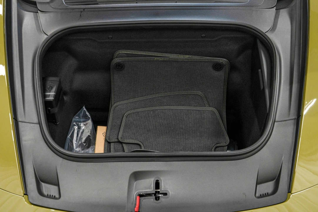 2026 Porsche 911 - Image 16 of 21