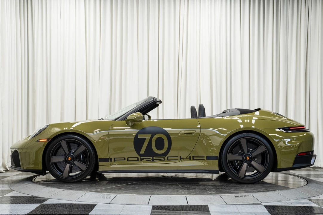 2026 Porsche 911 - Image 6 of 12