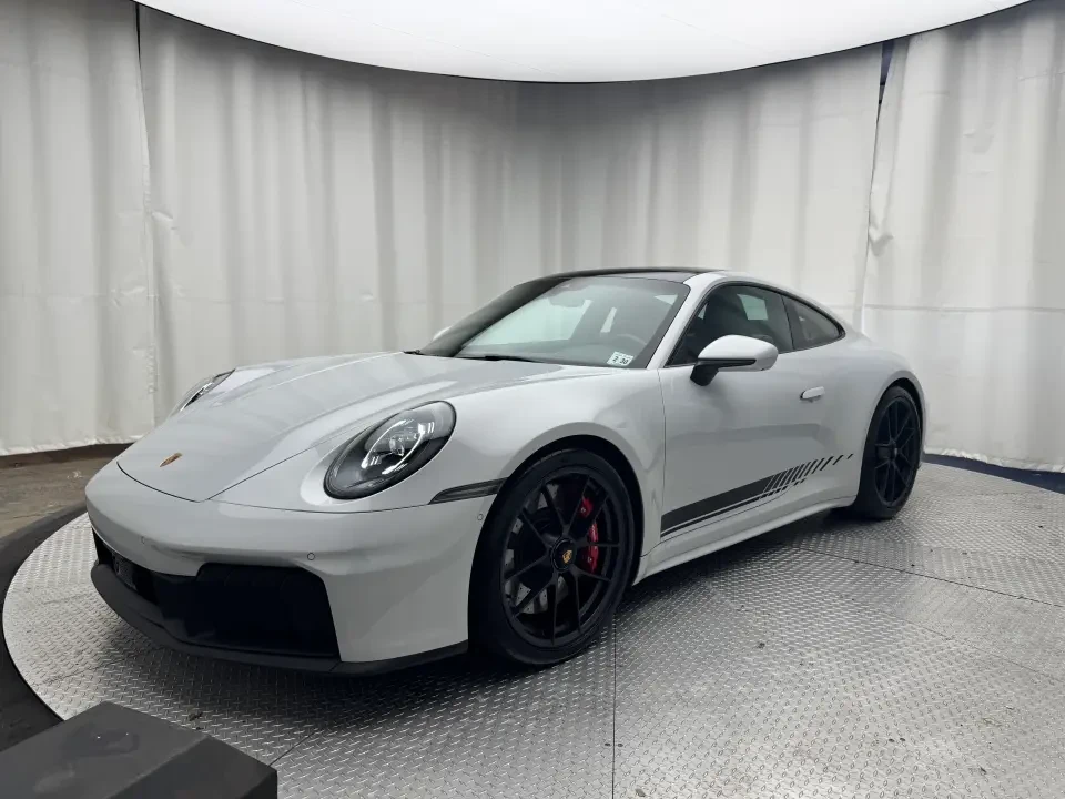 2026 Porsche 911 - Image 19 of 21