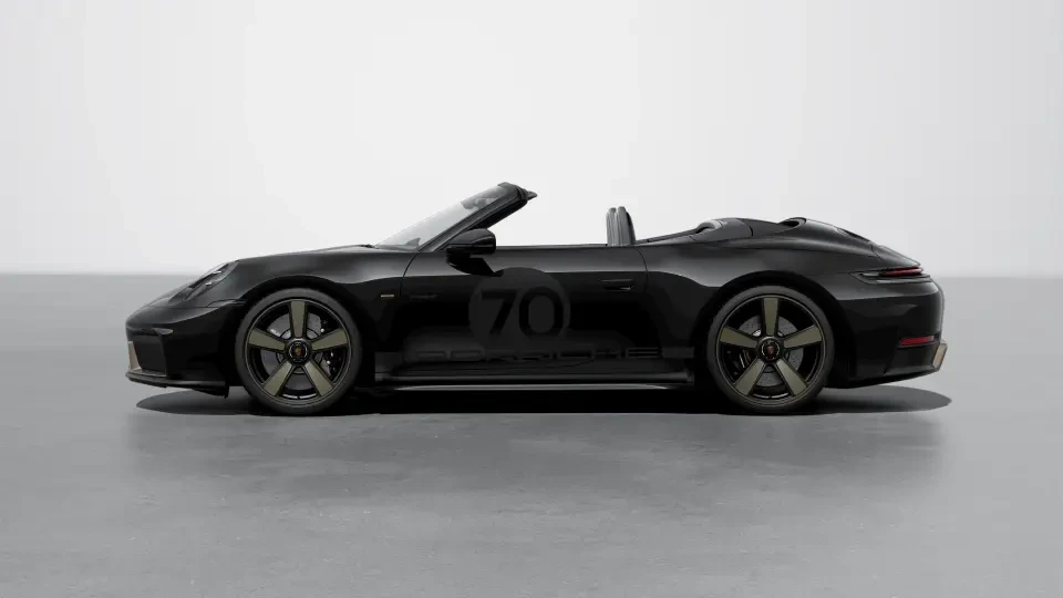 2026 Porsche 911 - Image 15 of 30