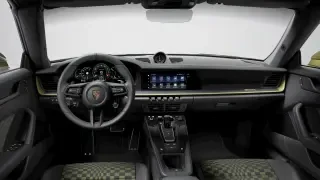 2026 Porsche 911 - Image 29 of 31