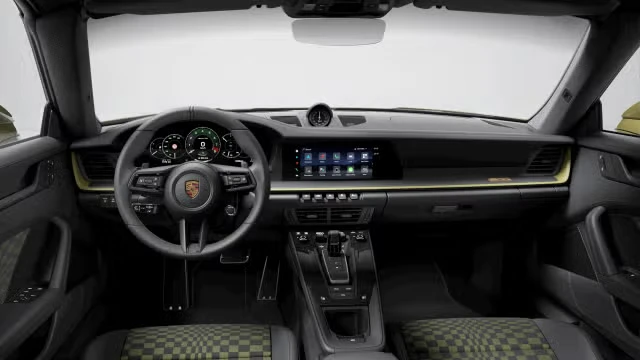 2026 Porsche 911 - Image 26 of 31