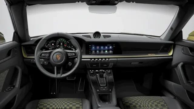 2026 Porsche 911 - Image 30 of 31