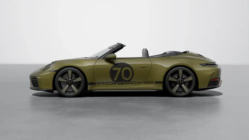 2026 Porsche 911 - Image 15 of 31