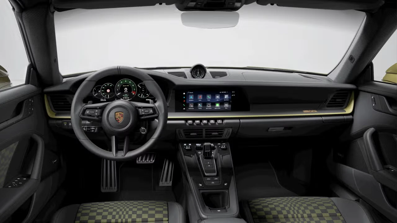2026 Porsche 911 - Image 28 of 30