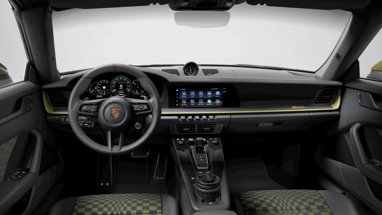 2026 Porsche 911 - Image 28 of 31